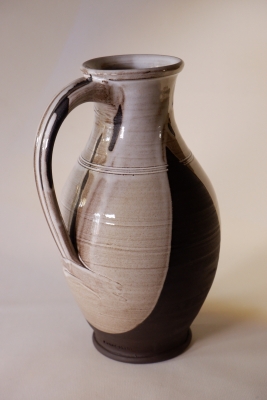 Kruik, ongeveer 26 cm hoog